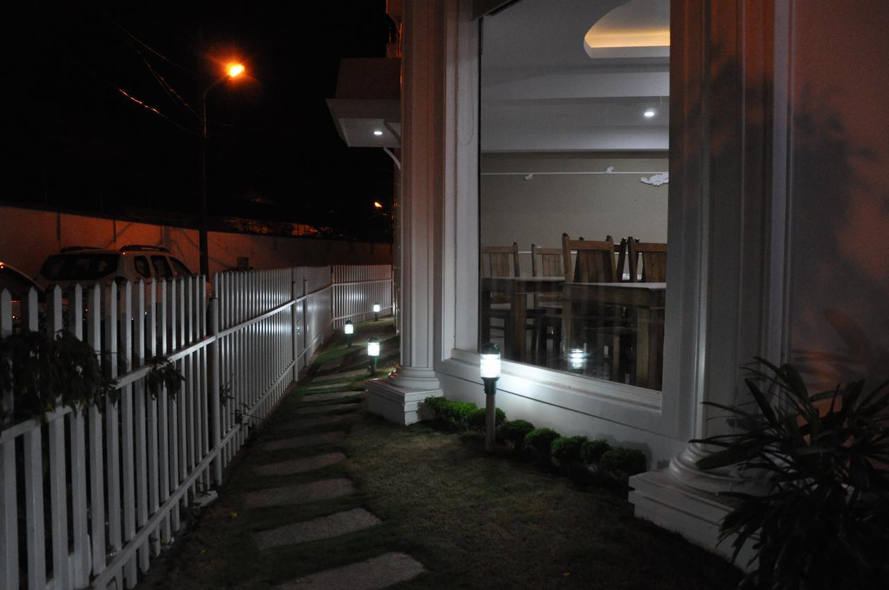 Daffodils Spice Court Hotel Kochi Eksteriør billede
